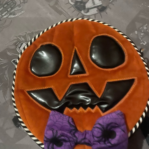 Strange Coven Handmade Bowtie Bag - Picture 3 of 7